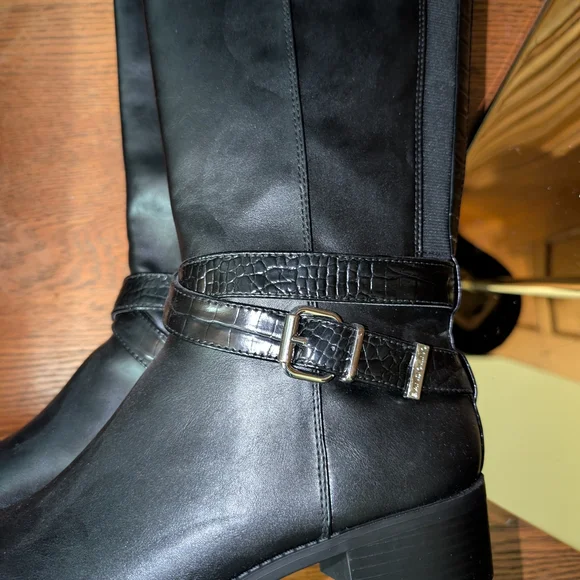 Elegant Black Knee High Boots - Picture 3 of 4